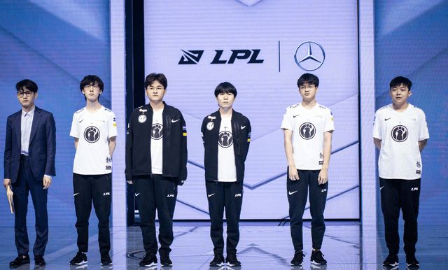 在比赛多次 在比赛多次