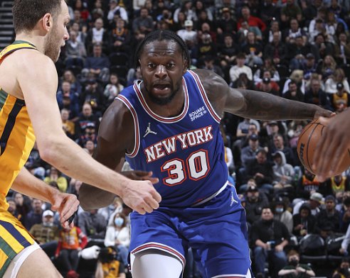 她不仅在举 她不仅在举